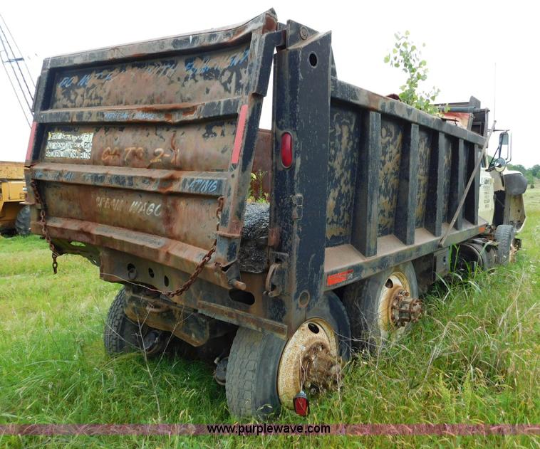 image for item K7156 1978 Ford 9000 dump truck