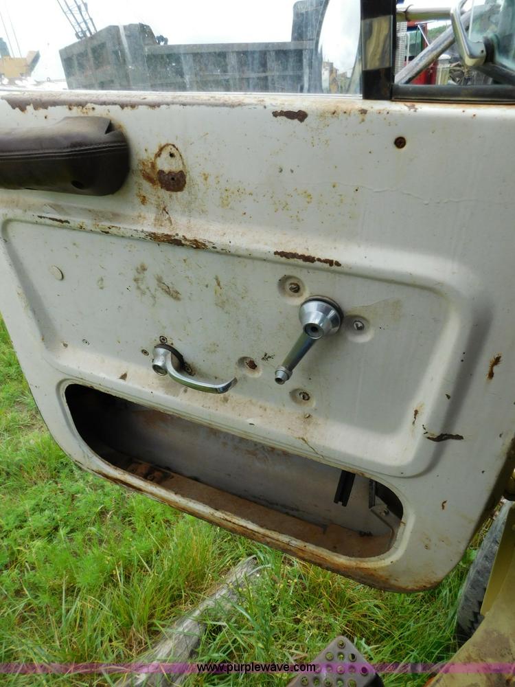 image for item K7156 1978 Ford 9000 dump truck