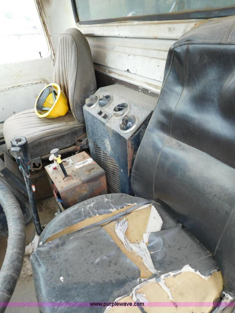 image for item K7156 1978 Ford 9000 dump truck