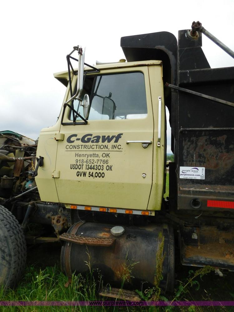 image for item K7156 1978 Ford 9000 dump truck