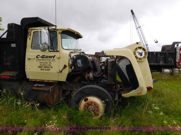 image for item K7156 1978 Ford 9000 dump truck