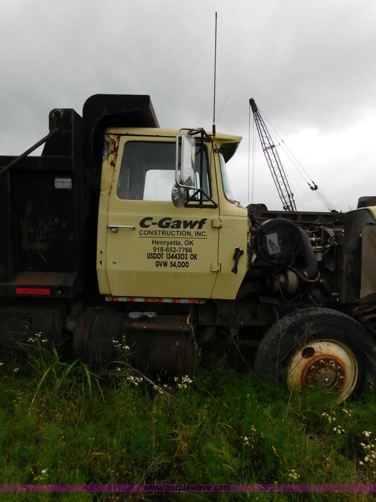 image for item K7156 1978 Ford 9000 dump truck