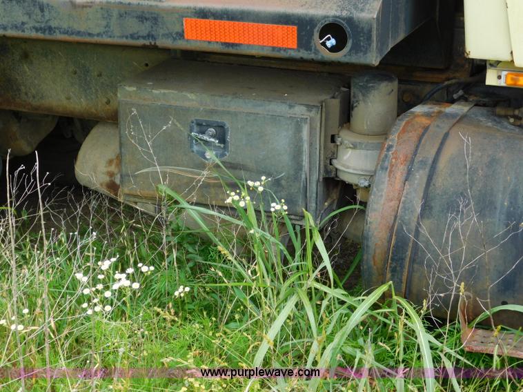 image for item K7156 1978 Ford 9000 dump truck