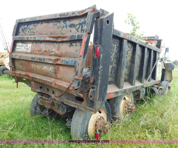 image for item K7156 1978 Ford 9000 dump truck