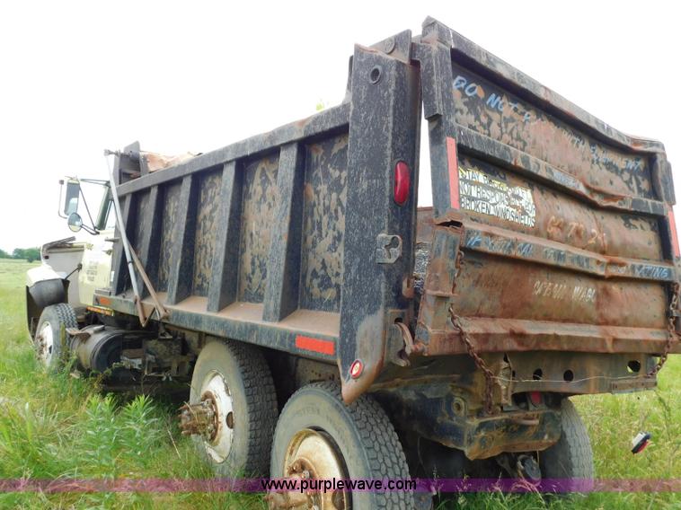 image for item K7156 1978 Ford 9000 dump truck