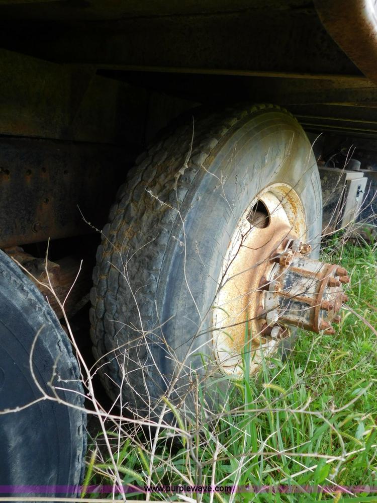 image for item K7156 1978 Ford 9000 dump truck