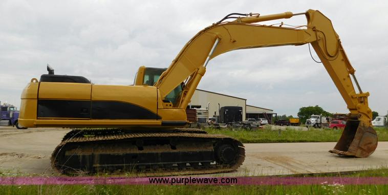 image for item K7157 2002 Caterpillar 330C L excavator