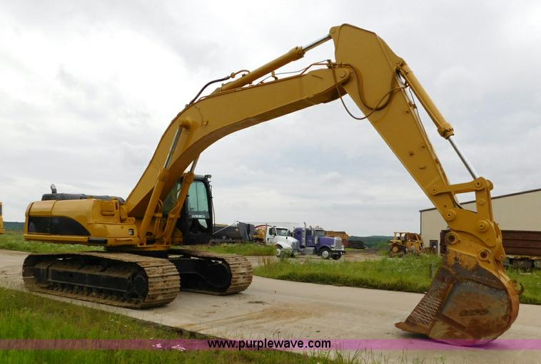 image for item K7157 2002 Caterpillar 330C L excavator