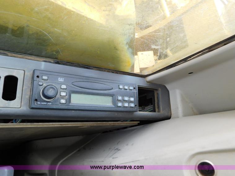 image for item K7157 2002 Caterpillar 330C L excavator