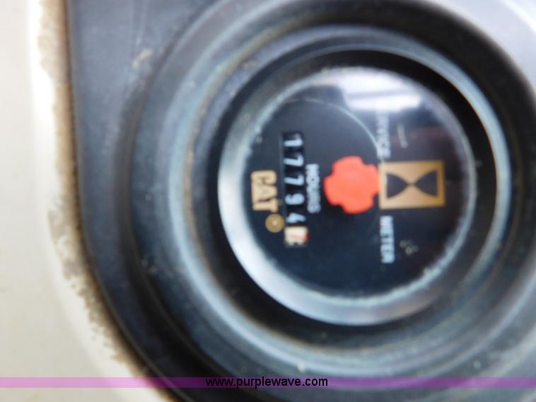 image for item K7157 2002 Caterpillar 330C L excavator