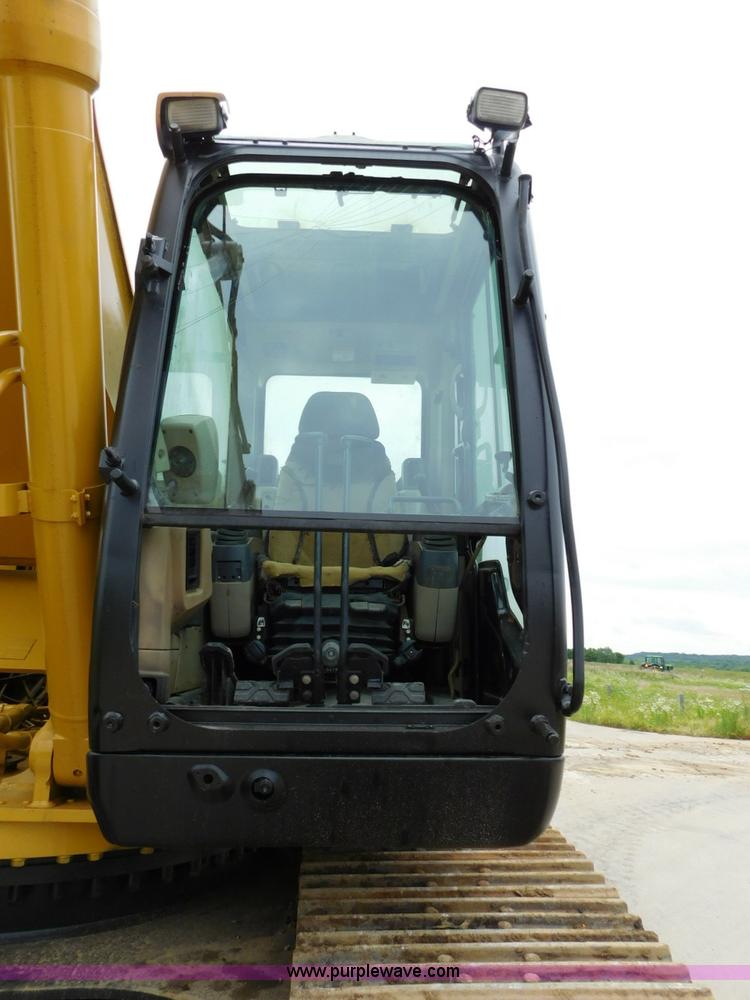 image for item K7157 2002 Caterpillar 330C L excavator