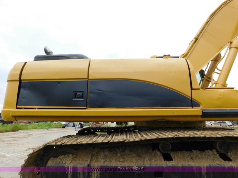 image for item K7157 2002 Caterpillar 330C L excavator