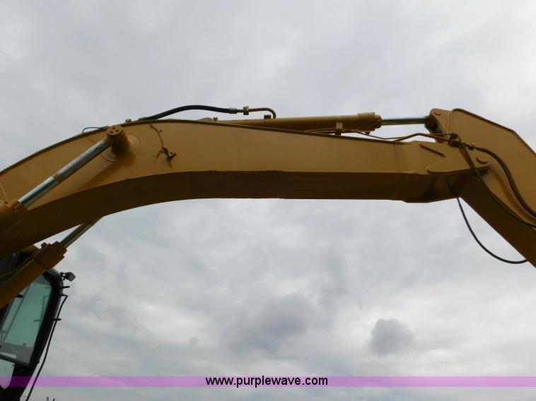 image for item K7157 2002 Caterpillar 330C L excavator