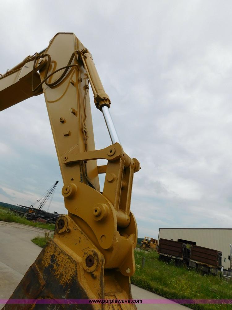 image for item K7157 2002 Caterpillar 330C L excavator