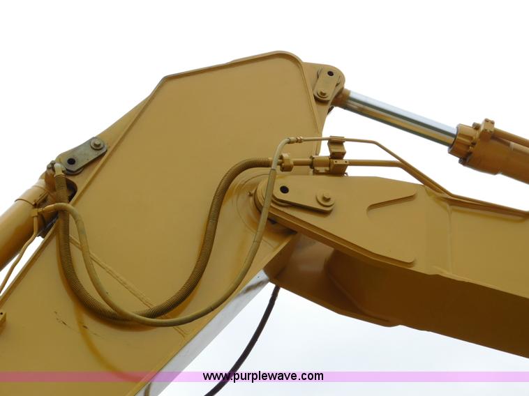 image for item K7157 2002 Caterpillar 330C L excavator