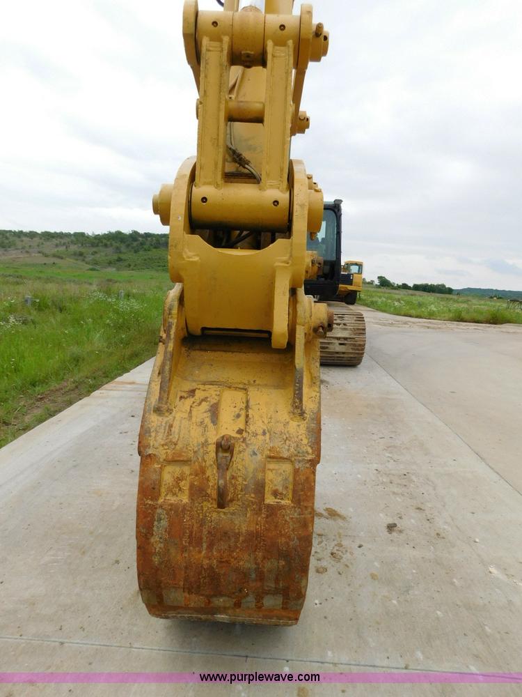 image for item K7157 2002 Caterpillar 330C L excavator