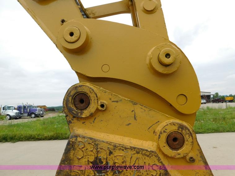 image for item K7157 2002 Caterpillar 330C L excavator