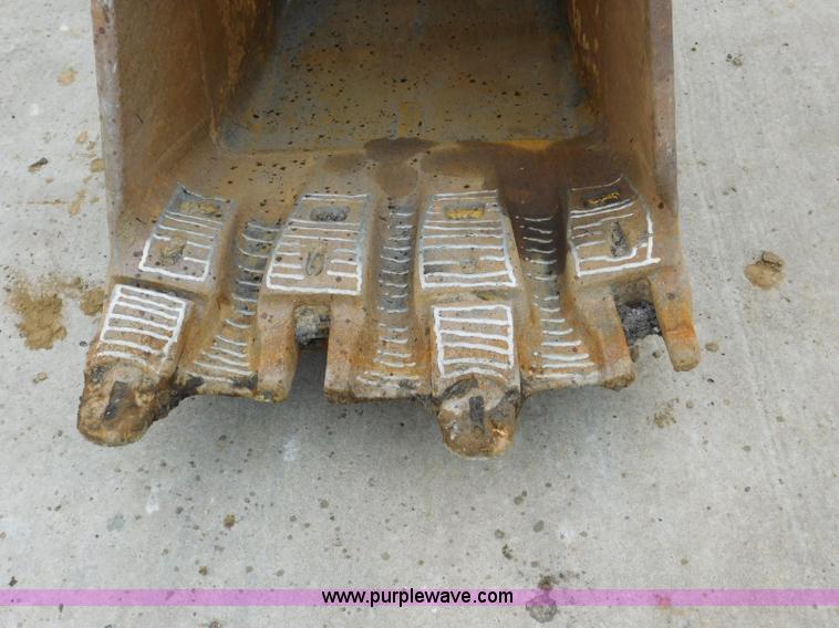 image for item K7157 2002 Caterpillar 330C L excavator