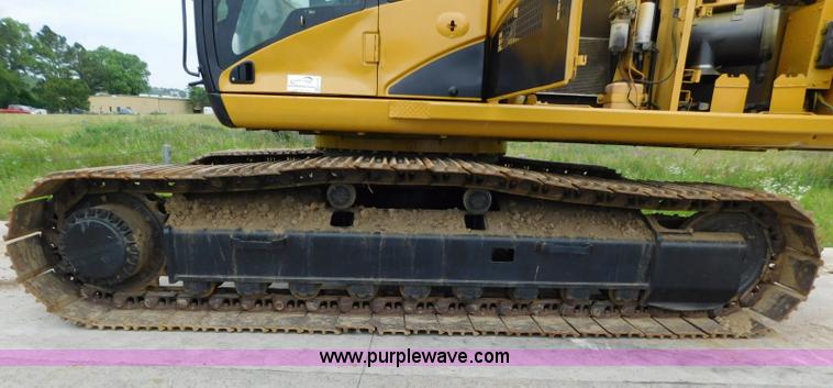 image for item K7157 2002 Caterpillar 330C L excavator