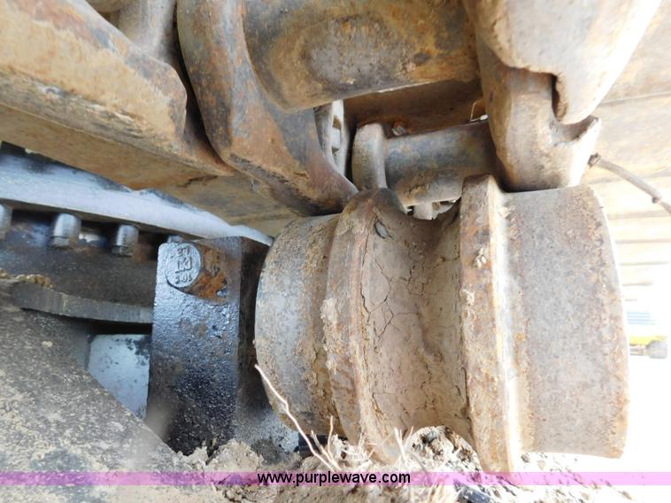 image for item K7157 2002 Caterpillar 330C L excavator