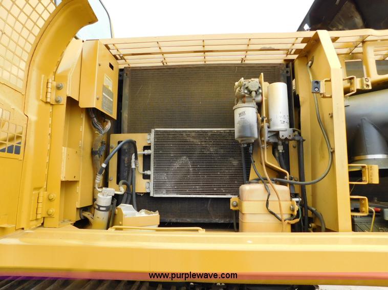 image for item K7157 2002 Caterpillar 330C L excavator