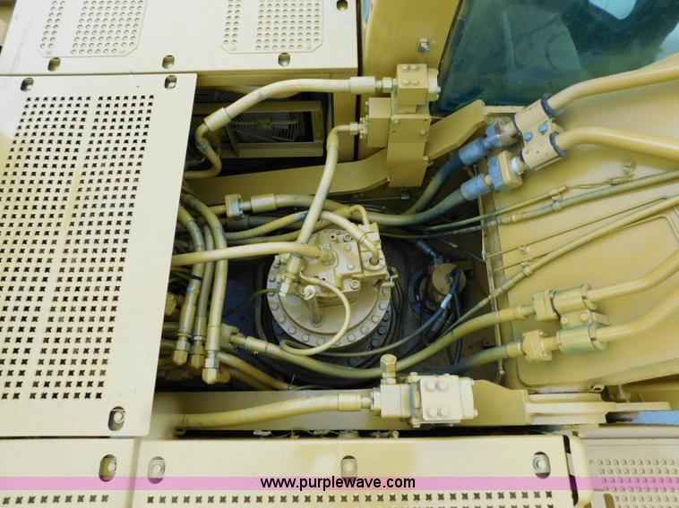 image for item K7157 2002 Caterpillar 330C L excavator