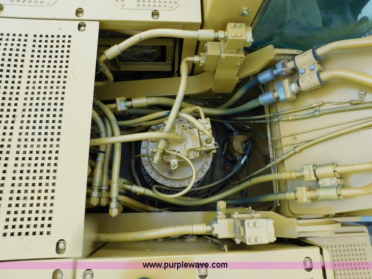 image for item K7157 2002 Caterpillar 330C L excavator