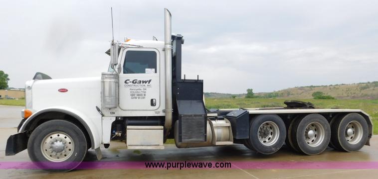 image for item K7160 2007 Peterbilt 379 semi truck