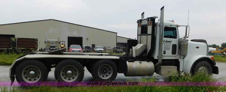 image for item K7160 2007 Peterbilt 379 semi truck