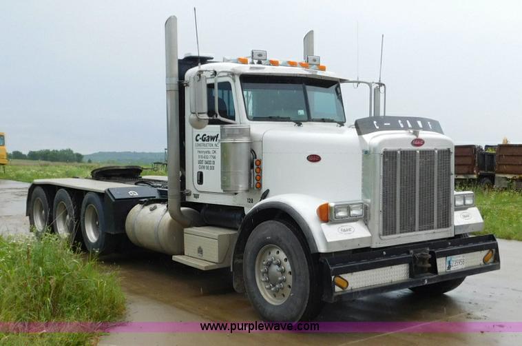 image for item K7160 2007 Peterbilt 379 semi truck