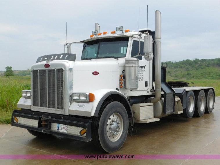 image for item K7160 2007 Peterbilt 379 semi truck