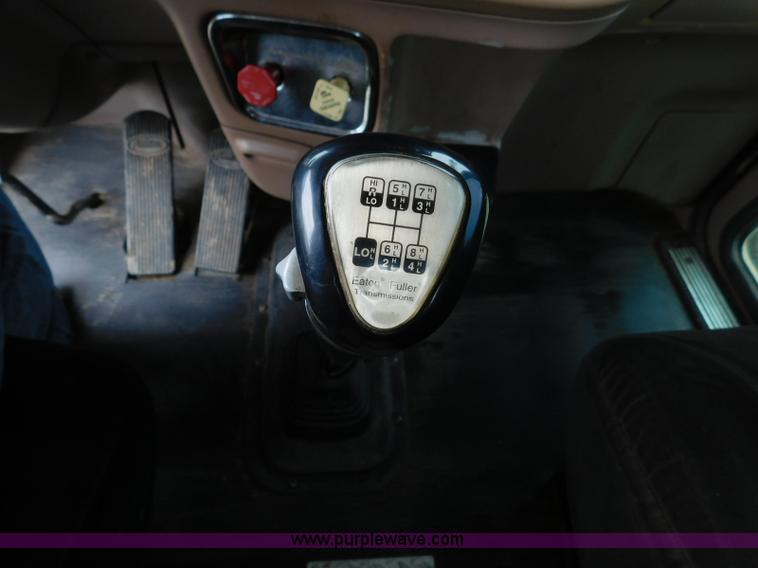 image for item K7160 2007 Peterbilt 379 semi truck