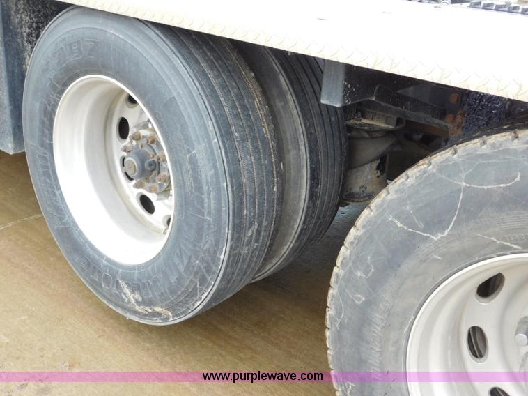 image for item K7160 2007 Peterbilt 379 semi truck