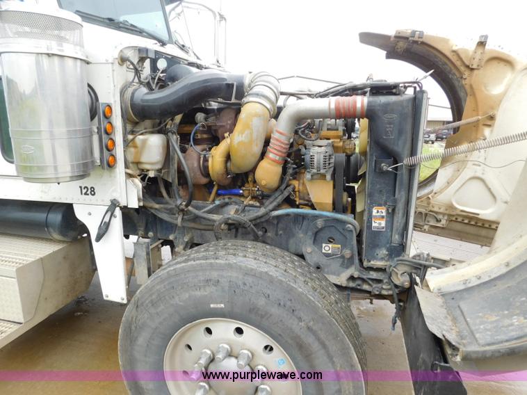 image for item K7160 2007 Peterbilt 379 semi truck