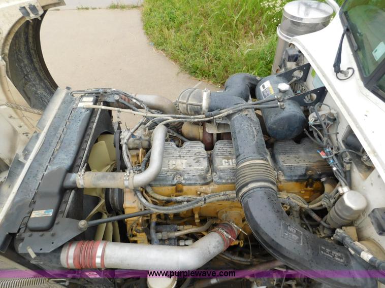 image for item K7160 2007 Peterbilt 379 semi truck