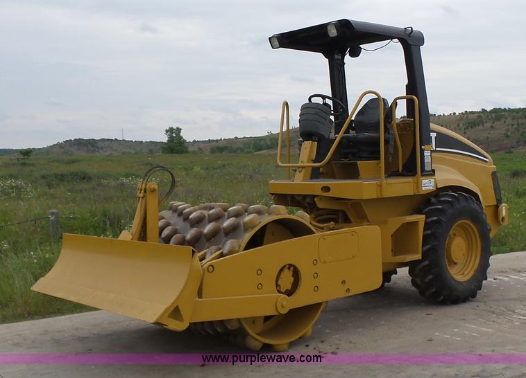 image for item K7161 2003 Caterpillar CP-433E vibratory padfoot roller