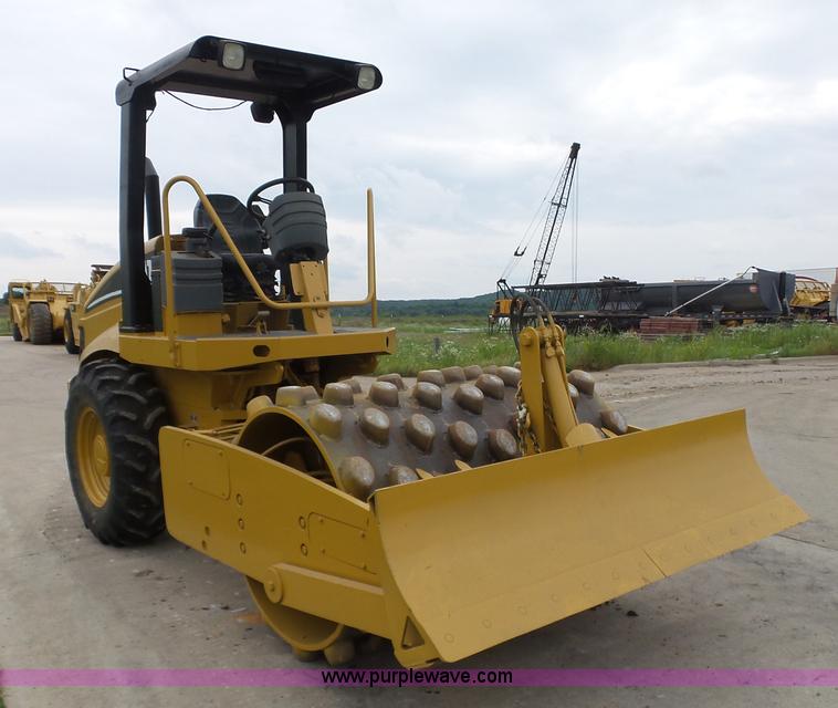 image for item K7161 2003 Caterpillar CP-433E vibratory padfoot roller