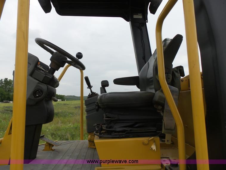 image for item K7161 2003 Caterpillar CP-433E vibratory padfoot roller