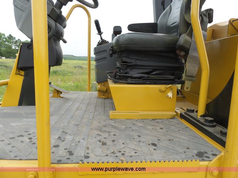 image for item K7161 2003 Caterpillar CP-433E vibratory padfoot roller