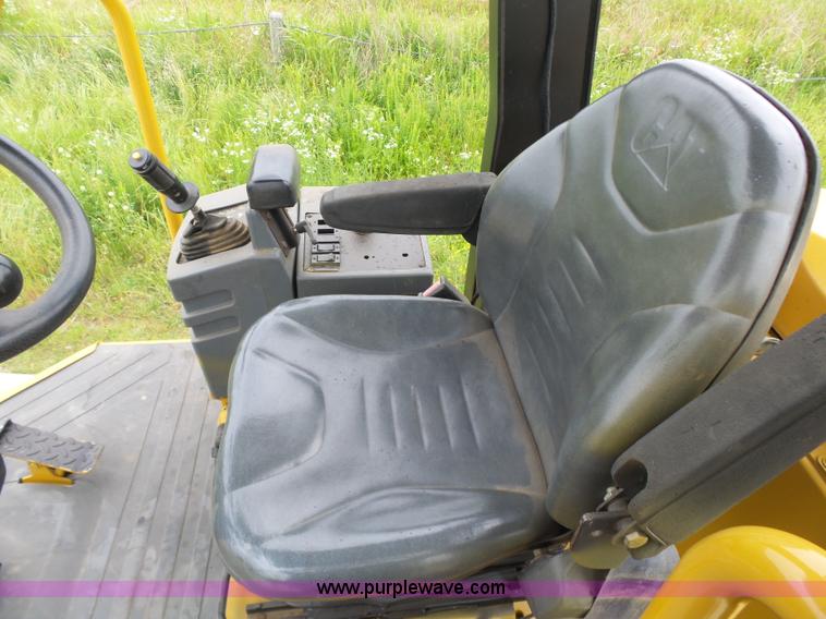 image for item K7161 2003 Caterpillar CP-433E vibratory padfoot roller
