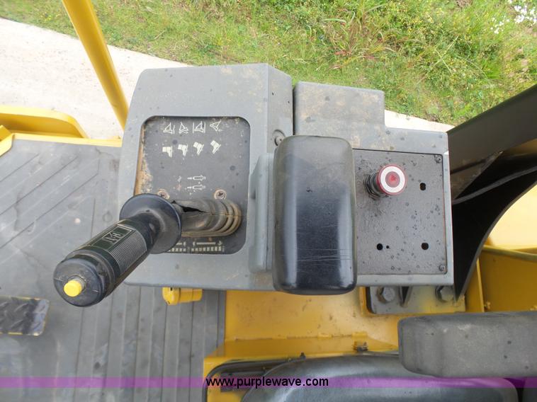 image for item K7161 2003 Caterpillar CP-433E vibratory padfoot roller