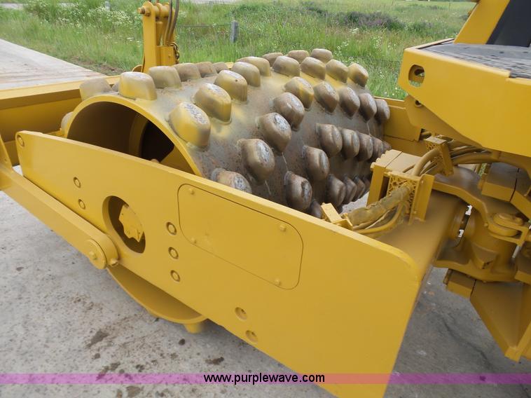 image for item K7161 2003 Caterpillar CP-433E vibratory padfoot roller