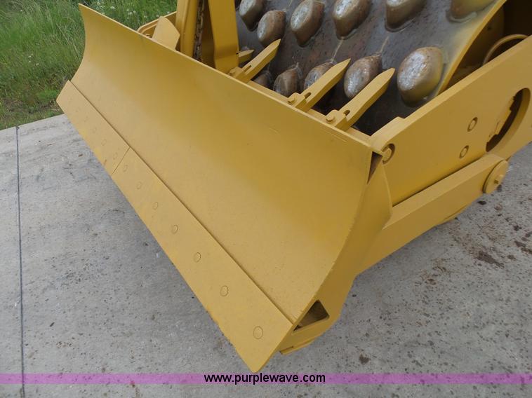 image for item K7161 2003 Caterpillar CP-433E vibratory padfoot roller