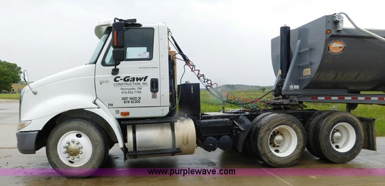 image for item K7162 2007 International TranStar 8600 semi truck