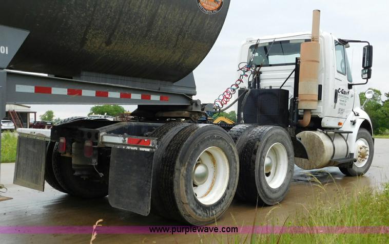 image for item K7162 2007 International TranStar 8600 semi truck