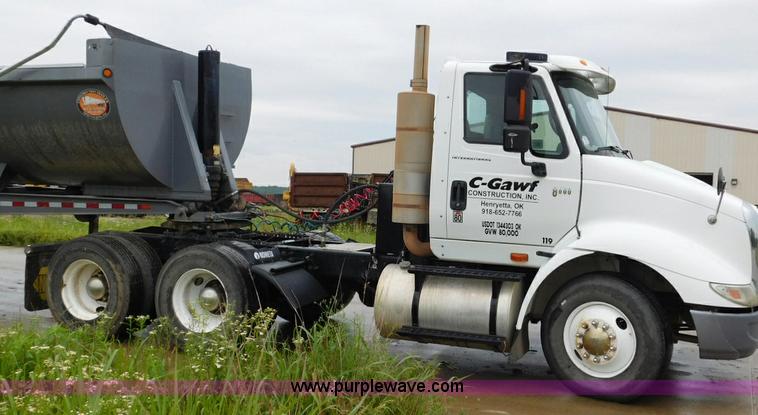 image for item K7162 2007 International TranStar 8600 semi truck