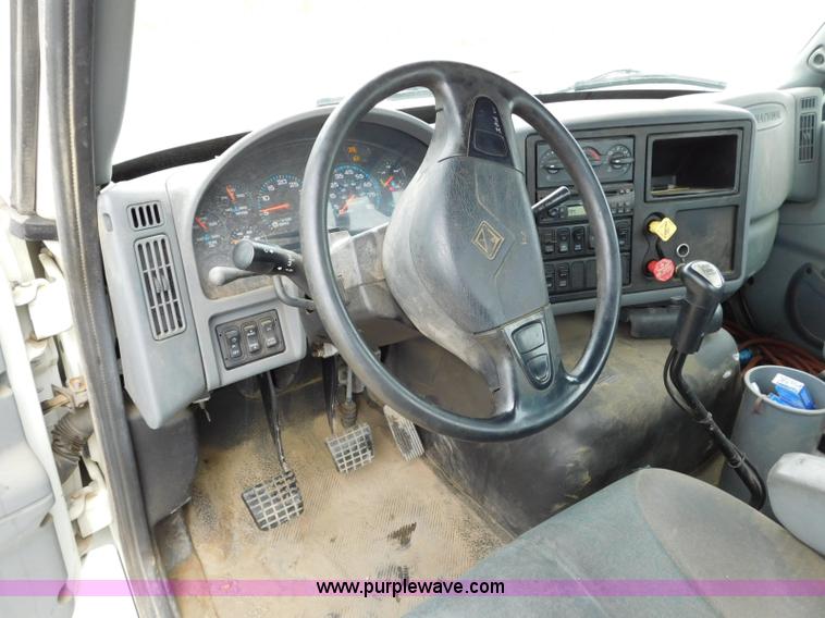 image for item K7162 2007 International TranStar 8600 semi truck
