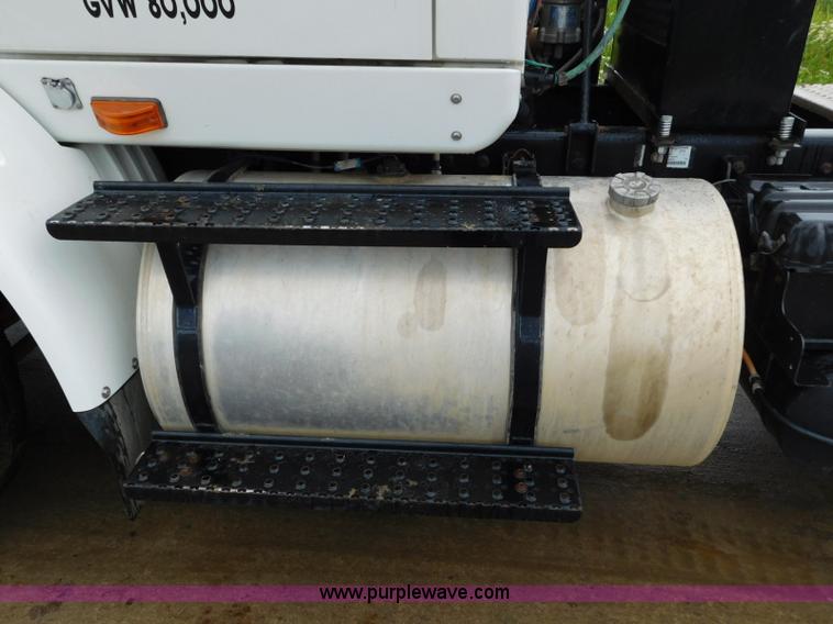 image for item K7162 2007 International TranStar 8600 semi truck