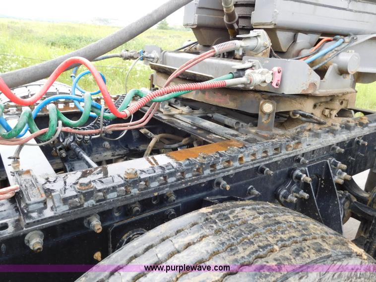 image for item K7162 2007 International TranStar 8600 semi truck