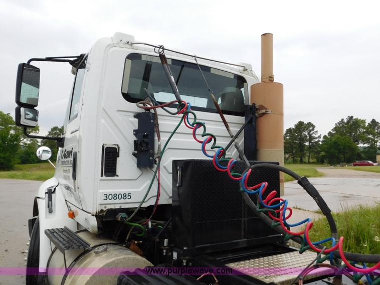 image for item K7162 2007 International TranStar 8600 semi truck